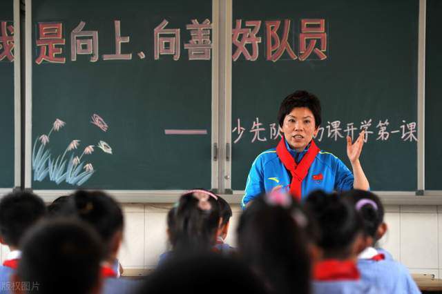 今天，博主@巴扎体育发博写道：“浙江广厦已抵达乌鲁木齐，胡金秋没有随队，明天的比赛大概率不会出场。